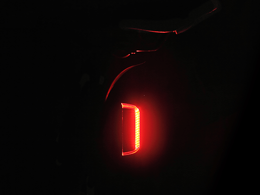 Ravemen : TR50 : Lampu belakang hitam
